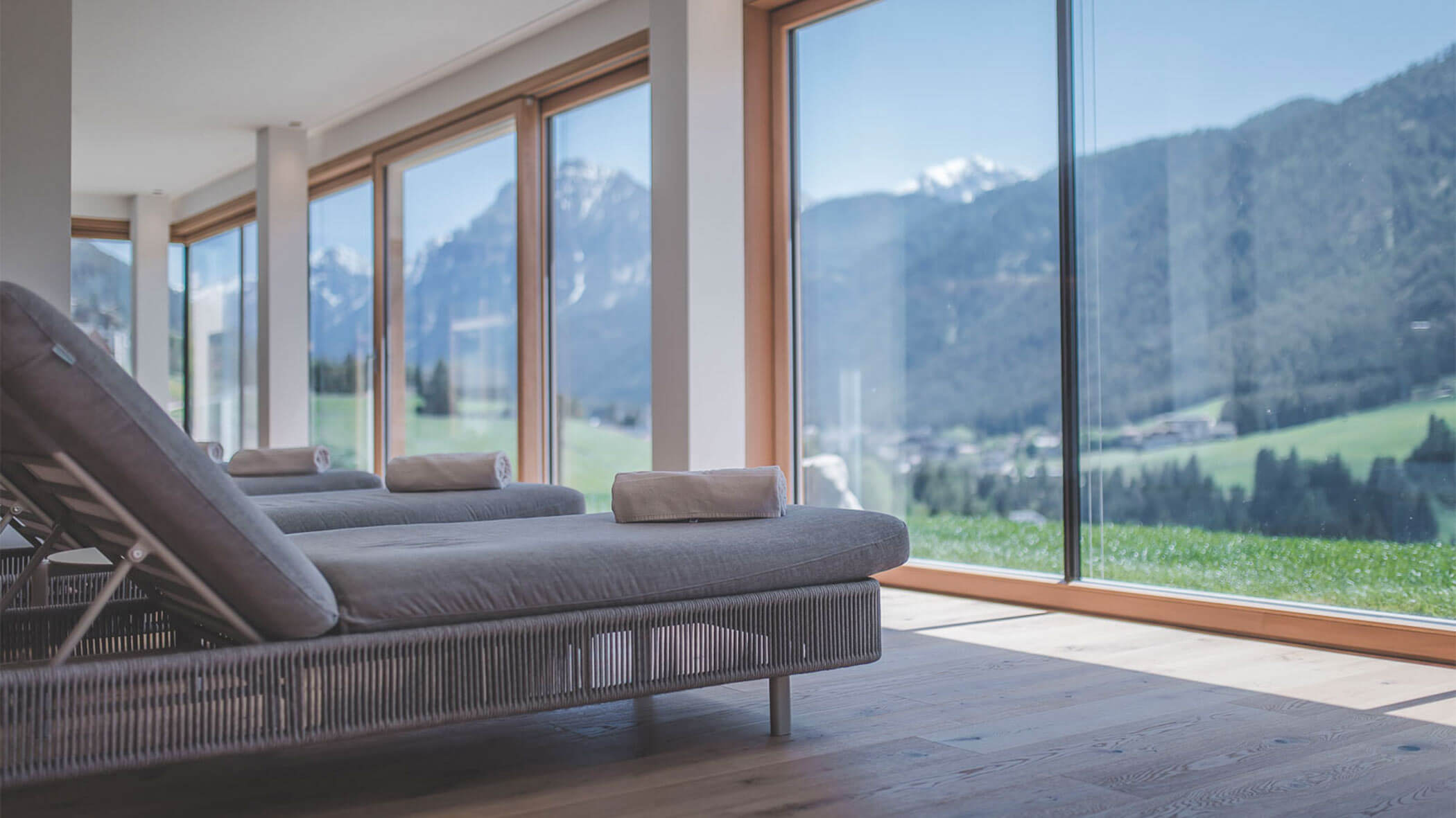 Relaxraum mit Blick nach Draußen